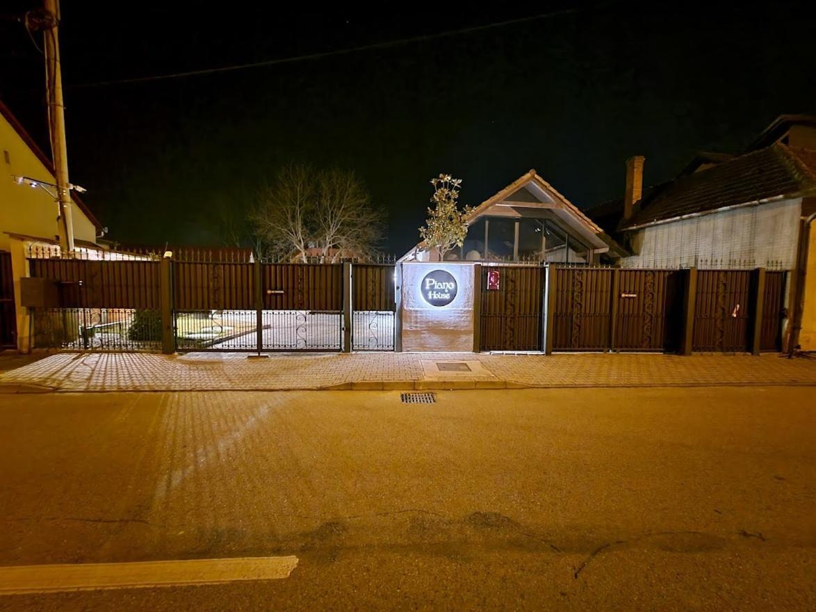 Apartament City La Casa Piano House ,Cu Parcare Alba Iulia Dış mekan fotoğraf